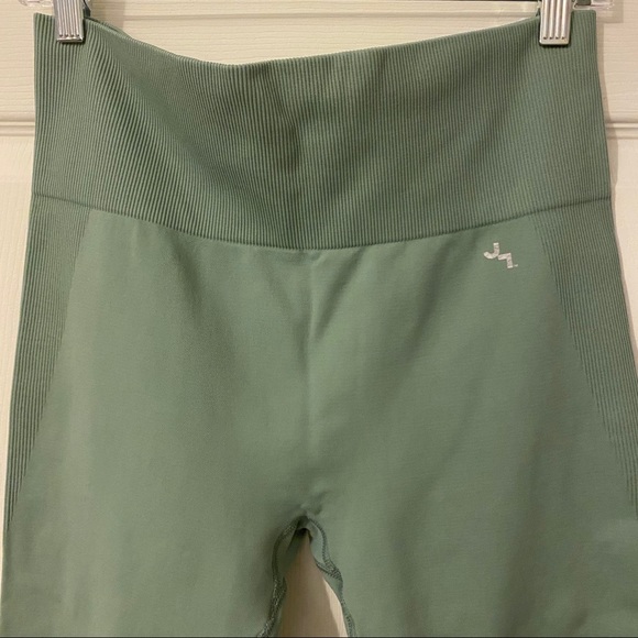 JOY LAB High-Waisted Seamless 7/8 Capri Leggings - Picture 2 of 10